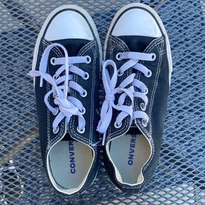 Kids Converse low tops size 2
